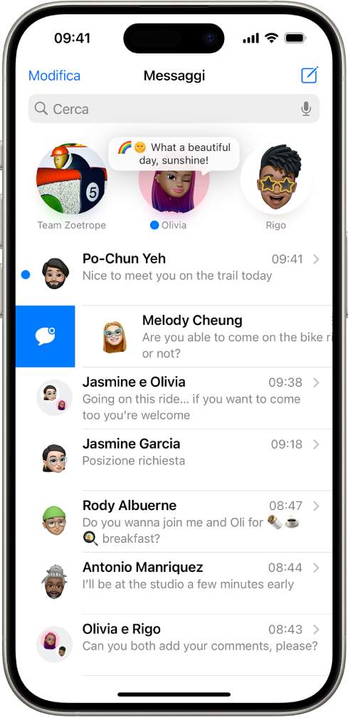 Un elenco di conversazioni di Messaggi con due messaggi non letti e uno contrassegnato come non letto.