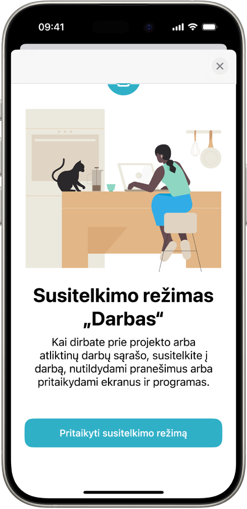 Ekranas, kuriame rodomos keturios „Susitelkimas“ parinktys: „Netrukdyti“, „Asmeninis“, „Miegas“ ir „Darbas“. Naudodami mygtuką „Bendrinti įrenginiuose“, tuos pačius „Susitelkimo“ nustatymus galite naudoti visuose „Apple“ įrenginiuose, kuriuose esate prisijungę naudodami tą pačią „Apple“ paskyrą.