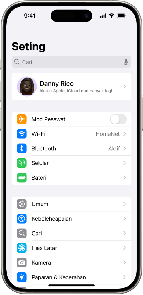 Skrin Seting menunjukkan yang iPhone disambungkan ke rangkaian Wi-Fi dipanggil HomeNet.
