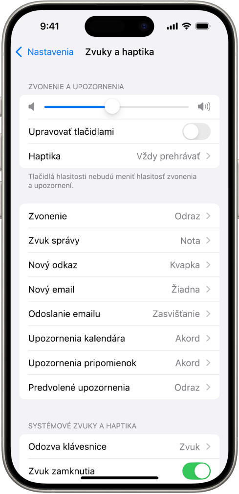 Obrazovka Zvuky a haptika v Nastaveniach. Zhora nadol je vidieť možnosti Zvuk v slúchadlách a Bezpečnosť slúchadiel, Hlasitosť zvonenia a upozornení s posuvníkom na nastavenie hlasitosti a možnosťou, ktorá umožňuje meniť hlasitosť tlačidlami, a Zvuky a haptické vzory s položkami Zvonenie a Zvuk správy.