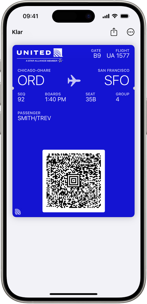 Ett boardingkort i appen Plånbok som visar flyginformation och en QR-kod.