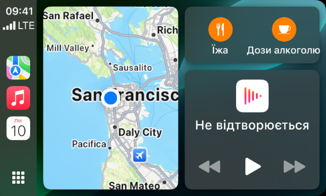Екран CarPlay Dashboard, на бічній панелі якого показано Карти, Музику й Повідомлення. У правій частині — карта Еппл-Парку, вікно навігації й вікно «Зараз грає».