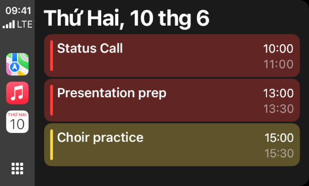 CarPlay đang hiển thị Bản đồ, Nhạc và Lịch trong Thanh bên. Ở bên phải là các sự kiện cho Thứ Hai, ngày 5 tháng 6 cho buổi làm việc về hồ sơ, hội thảo về kỹ năng lãnh đạo, chuẩn bị thuyết trình và thực hành công việc.