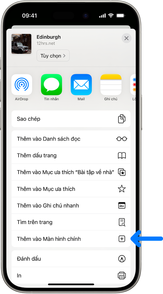 Trong Safari, nút Chia sẻ trên một trang web đã được chạm, đang hiển thị một danh sách các tùy chọn, bao gồm Thêm vào Màn hình chính.
