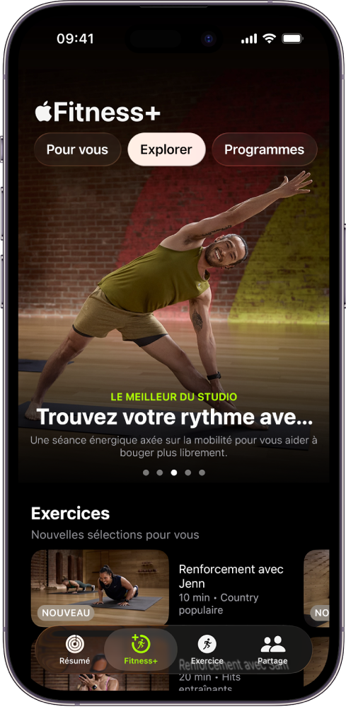 L’écran Explorer d’Apple Fitness+ affichant un programme d’exercice recommandé. De nouveaux exercices apparaissent en bas de l’écran.