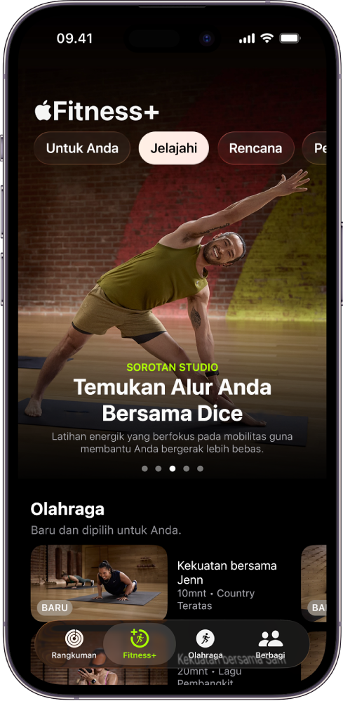 Layar Jelajahi di Apple Fitness+ yang menampilkan olahraga unggulan. Olahraga baru muncul di bagian bawah layar.