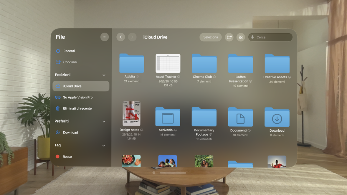 L’app File su Apple Vision Pro che mostra cartelle e file nella posizione iCloud Drive.