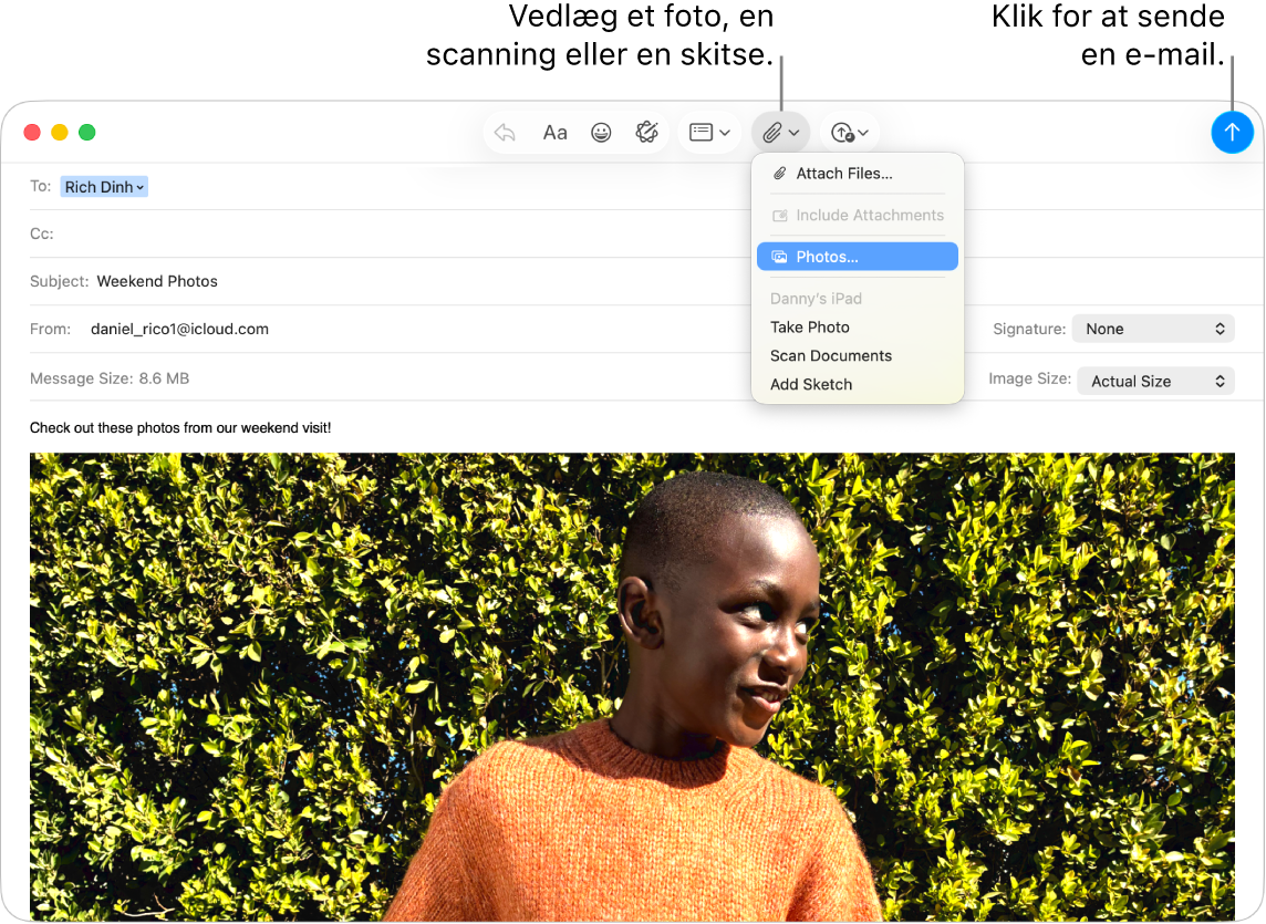 Et vindue i Mail, der viser et udkast til en ny besked. Lokalmenuen viser muligheder for at vedlægge fotos eller tage et foto, scanne et dokument eller tilføje en skitse fra en enhed i nærheden.