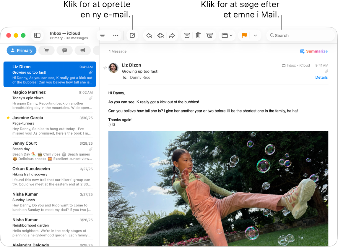Et vindue i appen Mail med listen over beskeder ved siden af indholdsoversigten og indholdet i den valgte besked til højre. En billedforklaring peger på søgefeltet.