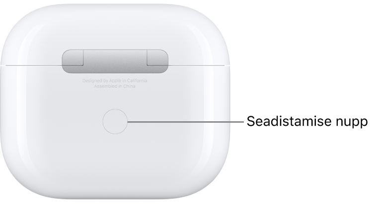 AirPods 3 laadimisümbrise tagakülje keskosas olev seadistamise nupp.