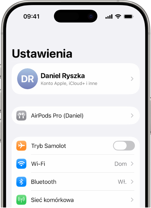 Aplikacja Ustawienia na iPhonie wyświetlająca na górze ekranu podłączone słuchawki AirPods.