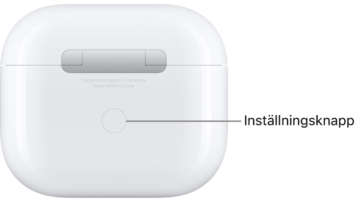 Inställningsknappen mitt på baksidan av laddningsetuiet till AirPods3.