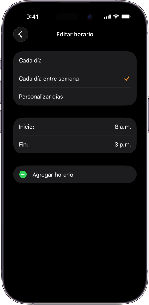 Un iPhone mostrando la pantalla Editar horario para Horario escolar. Las opciones Cada día, Entre semana y Personalizar días se muestran arriba, y la opción Entre semana está seleccionada. Las horas de inicio y fin están en el centro de la pantalla y el botón Agregar hora está debajo.