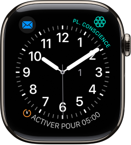 Cadran Utilitaire, sur lequel vous pouvez ajuster la couleur de la trotteuse, la numérotation et les détails du cadran. Trois complications apparaissent : Musique en haut à gauche, Pleine conscience en haut à droite et Exercice en bas.