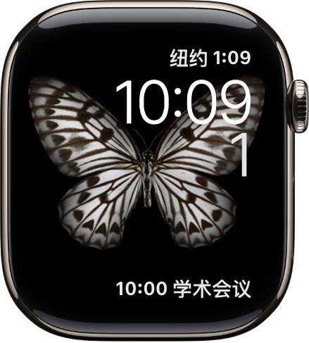 “动态”表盘显示一只水母。你可以选取哪个物体呈动态显示并添加一些复杂功能。右上方是“计时器”复杂功能，下方是时间和日期，底部是“秒表”复杂功能。