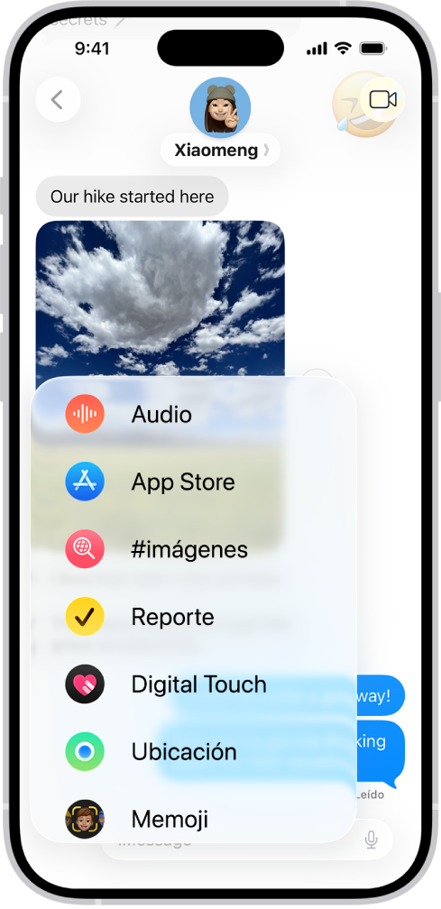 El menú Agregar en Mensajes en el iPhone mostrando varias funciones de iMessage: mensajes de audio, App Store, imágenes GIF, Reporte, Digital Touch, compartir ubicación y Memoji.