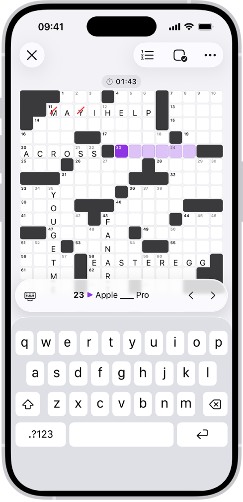 Une grille de mots croisés partiellement remplie, avec des commandes au-dessus ainsi qu’un clavier ouvert dans la partie inférieure.