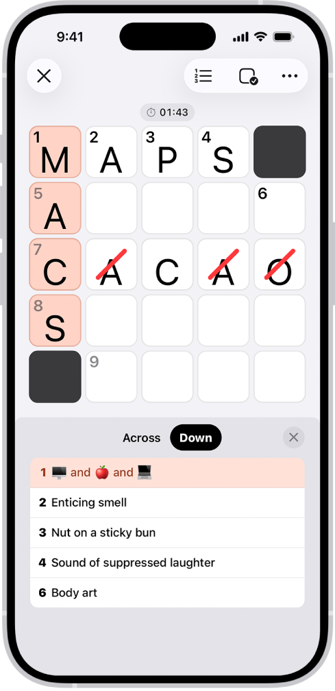 一部だけ埋められているミニクロスワードパズル。下部にヒントが開いています。