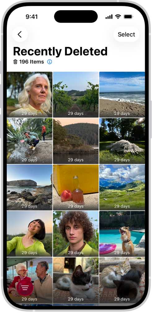 Mape Recently Deleted lietotnē Photos. Nesen dzēstie fotoattēli ir redzami ekrānā režģa formā.