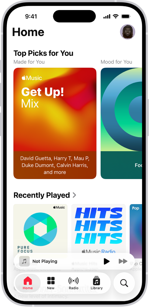 Cilne Home lietotnē Music, kura augšdaļā ir saraksts Top Picks. Varat vilkt pa kreisi vai pa labi, lai skatītu citu jums izvēlēto mūziku. Zemāk ir redzama sadaļa Recently Played.