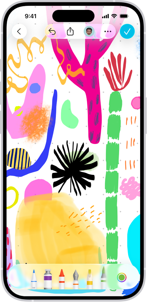 Freeform ॲप आणि त्याचे ड्रॉईंग टूल्स मेनू उघडे असलेला iPhone. बोर्डमध्ये हस्तलेखन आणि रेखाटन समाविष्ट आहे.