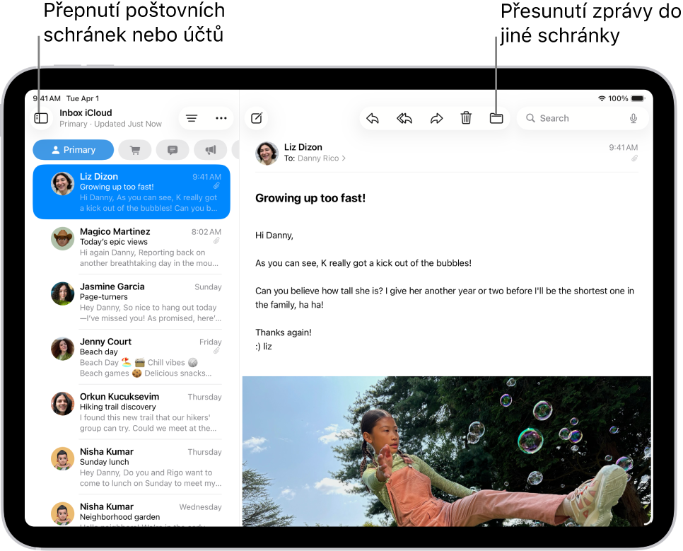 Došlá pošta v Mailu se seznamem e‑mailů vlevo a otevřeným e‑mailem vpravo.