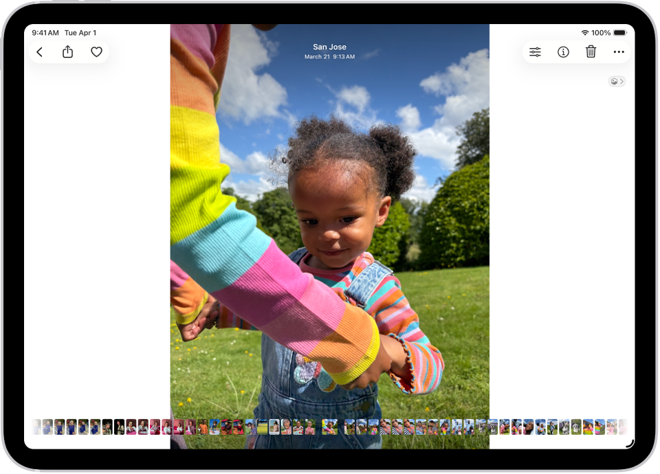 Ein Foto ist in der App „Fotos“ geöffnet und füllt die Mitte des Bildschirms aus.