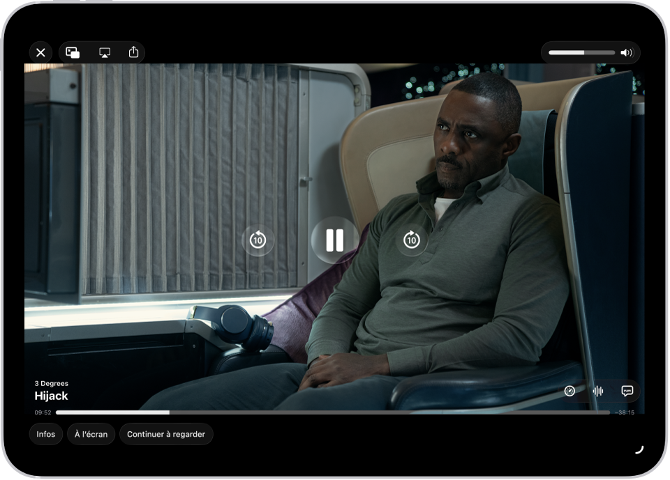Une série TV est en cours de diffusion, et des commandes sont visibles. Les boutons Fermer, « Image dans l’image », AirPlay et Partager se trouvent en haut à gauche. Le curseur de volume se trouve en haut à droite. Au centre se trouvent des boutons permettant de reculer de 10 secondes, de faire une pause et d’avancer de 10 secondes. En bas, au centre, se trouve un curseur que vous pouvez faire glisser pour ajuster la position de la vidéo ; le temps écoulé et le temps restant apparaissent de part et d’autre du curseur. En bas à droite se trouvent les boutons Infos, « À l’écran » et « Continuer à regarder ».