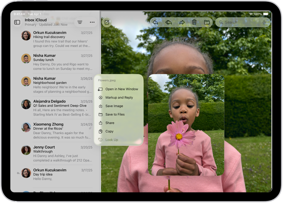 Et e-postvedlegg er markert med tilgjengelige handlinger oppført.