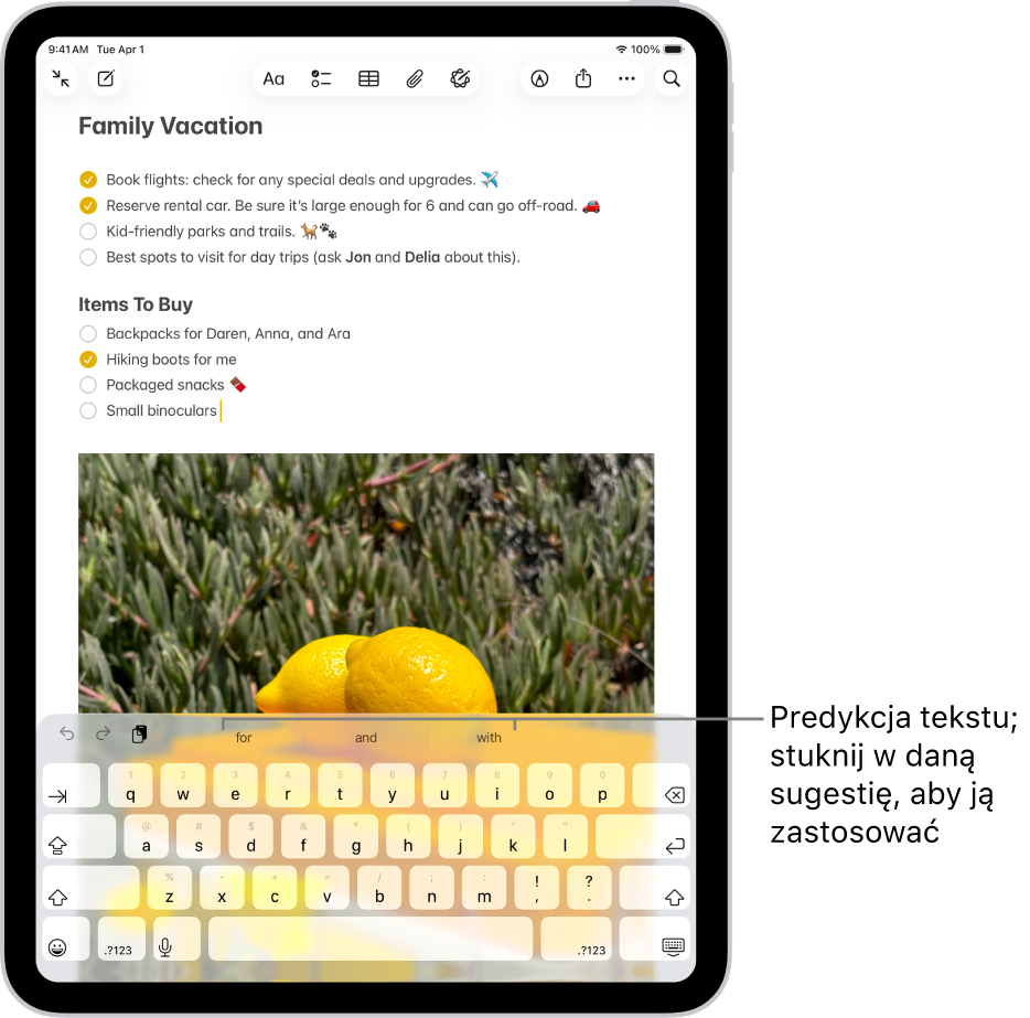 Klawiatura ekranowa otwarta w aplikacji Notatki. W polu tekstowym wprowadzany jest tekst. Nad klawiaturą widoczne są predykcje sugerujące kolejny wyraz.