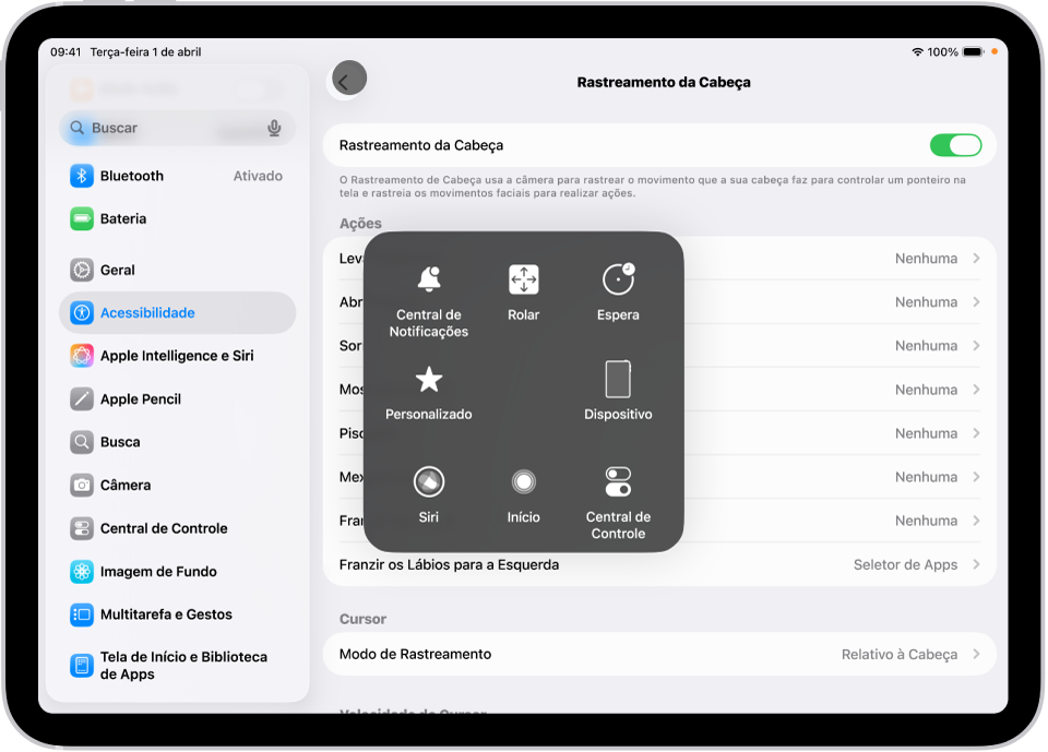 Um iPad com o rastreamento da cabeça ativado. O menu do AssistiveTouch está visível mostrando os controles da Central de Notificações, Rolagem, Espera, Dispositivo, Central de Controle, Casa, Siri e Personalizado.