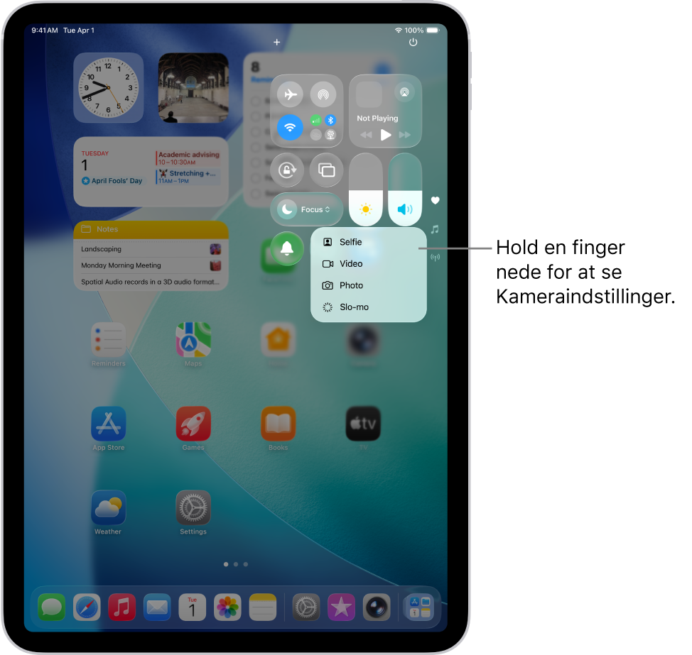 En skærm, der viser de ekstra kameraindstillinger, som findes i Kontrolcenter, når du holder fingeren på betjeningsmuligheden Kamera. Du kan vælge mellem Selfie, Video, Foto og Slowmotion.