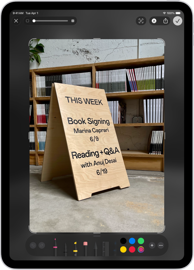 La pantalla de captura tiene en la parte superior (de izquierda a derecha) los botones “Cerrar ventana”, “Texto en vivo”, Marcación, Compartir y OK. En la parte inferior están las herramientas de marcación.