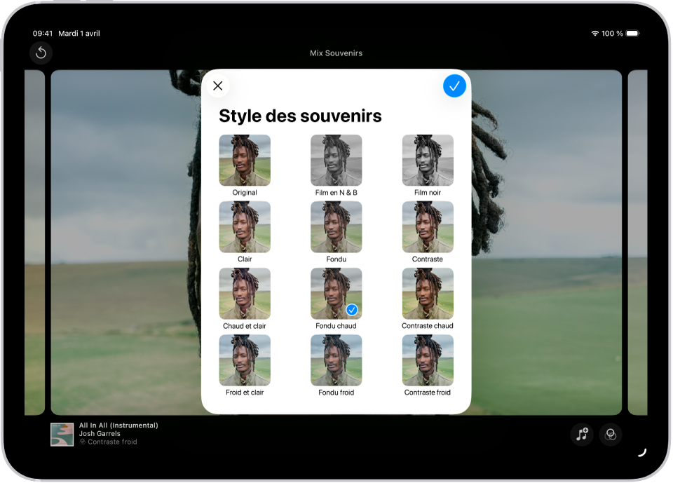 Un film de souvenir est en cours de lecture, et les options permettant d’appliquer un style au souvenir sont affichées au milieu de l’écran.