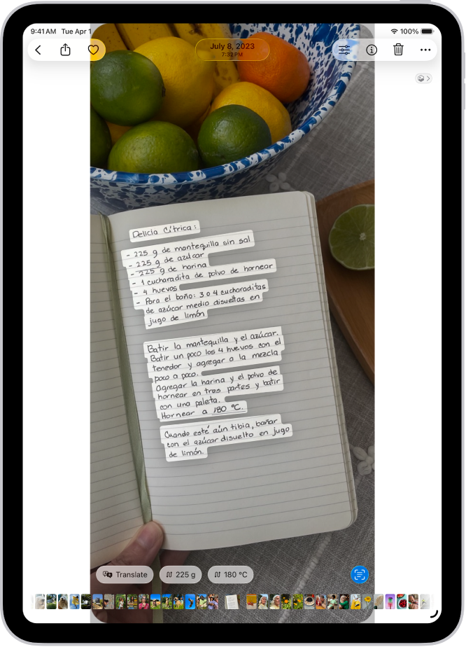 É mostrada uma fotografia de uma receita em espanhol. Dentro da fotografia, há texto realçado. Junto à parte inferior, da esquerda para a direita, encontram-se os botões para traduzir, converter em gramas, converter em Celsius e o botão “Detetar texto”.