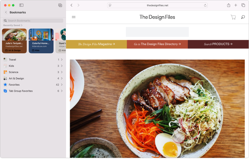 L’app Safari affichant des sites web organisés en signets dans la barre latérale, avec un site web d’une revue de design marqué d’un signet affiché à droite.