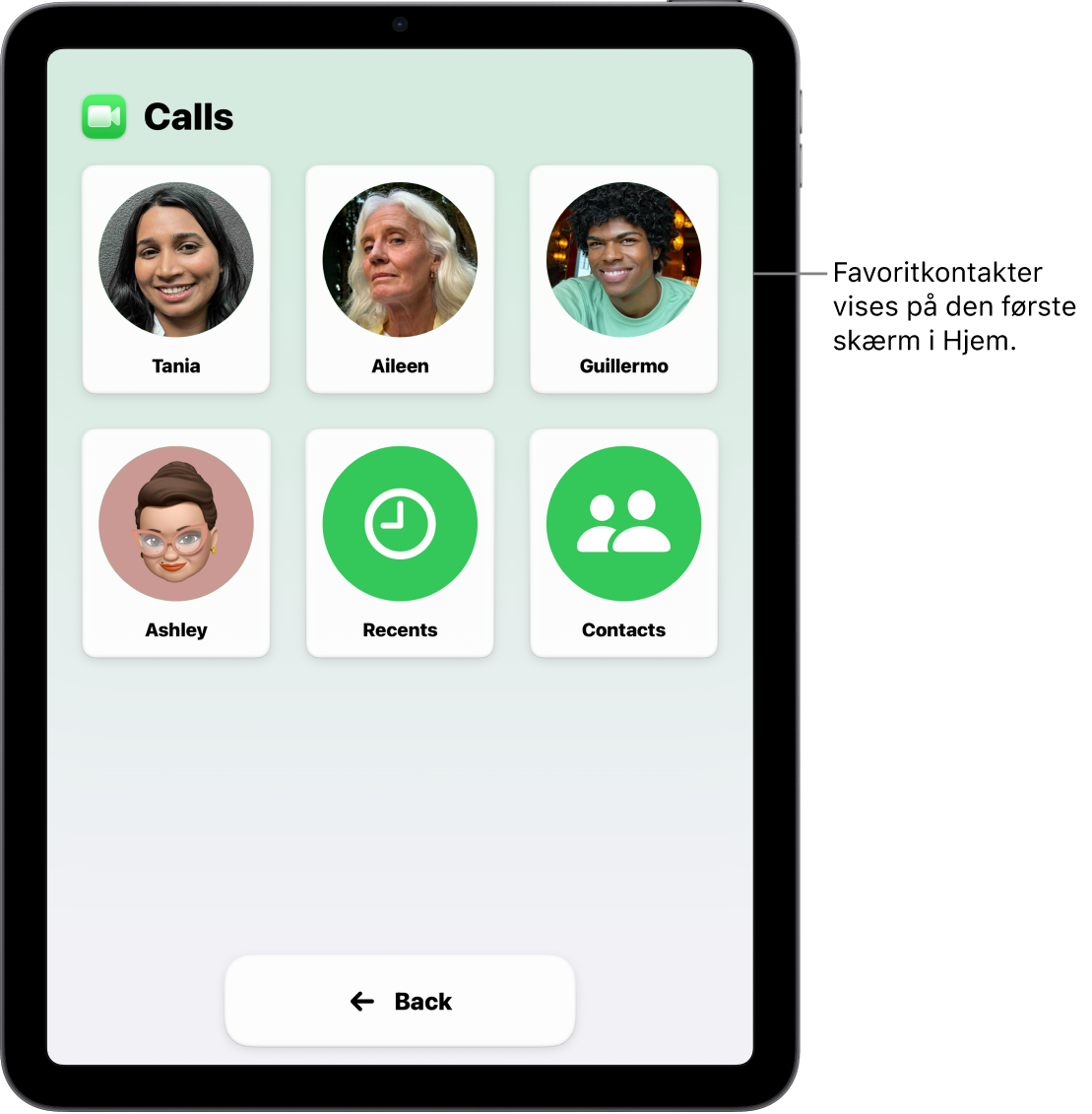 En iPad i Let tilgængelighed med appen Opkald åben, der viser et stort net med kontakters fotos og navne.