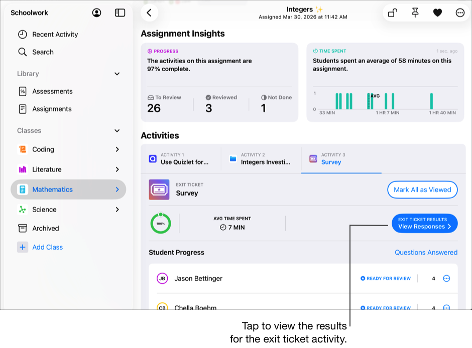 Exemplo da vista Detalhes de um trabalho a mostrar os dados de progresso detalhados da atividade selecionada, como a percentagem de conclusão, a média de tempo despendido e o botão Resultados da atividade final. Toque em Ver respostas para consultar os resultados da atividade final.