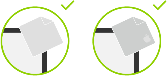 صورتان توضحان نوعَي القماش الصحيحة اللذين يمكن استخدامهما لتنظيف شاشة عرض بزجاج قياسي.