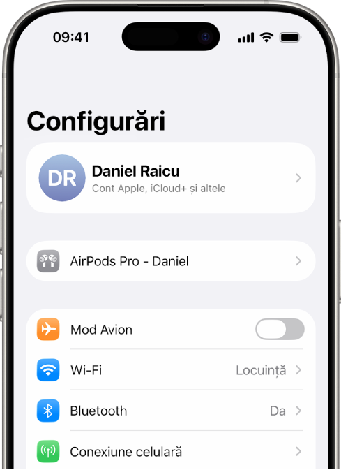 Aplicația Configurări de pe iPhone, afișând căștile AirPods conectate ale unui utilizator în partea de sus a ecranului.