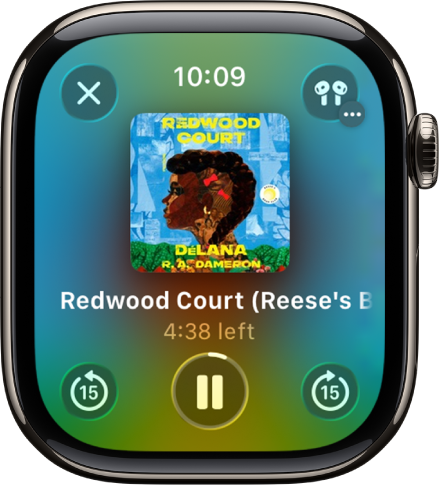 L’écran Lecture d’un livre audio. Le bouton Fermer se situe en haut à gauche, le bouton Plus en haut à droite, le bouton Reculer de 15 secondes en bas à gauche, le bouton Lecture/pause en bas au centre et le bouton Avancer de 15 secondes en bas à droite. Au centre, il y a l’illustration du livre, le numéro de chapitre et le temps restant au chapitre.