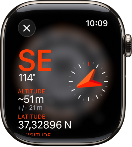 L’app Boussole affichant l’écran Infos. L’azimut apparaît au centre à gauche et indique la direction (sud-est) et le nombre de degrés (114 degrés). L’inclinaison et l’altitude actuelles sont affichées en dessous. Une flèche de visée se trouve à droite. Un bouton Fermer se trouve en haut à gauche.