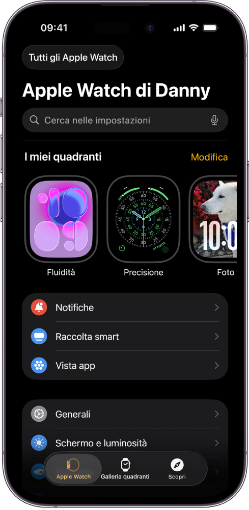 L’app Watch su iPhone si apre sulla schermata Apple Watch con i quadranti accanto alla parte superiore e le impostazioni sotto. Ci sono tre pannelli nella parte inferiore della schermata dell’app Watch: il pannello a sinistra è il pannello Apple Watch dove si trovano le impostazioni di Apple Watch; accanto si trova “Galleria quadranti” dove puoi esplorare i quadranti e le complicazioni disponibili; quindi il pannello Scopri da dove puoi scoprire di più sulle app per Apple Watch.