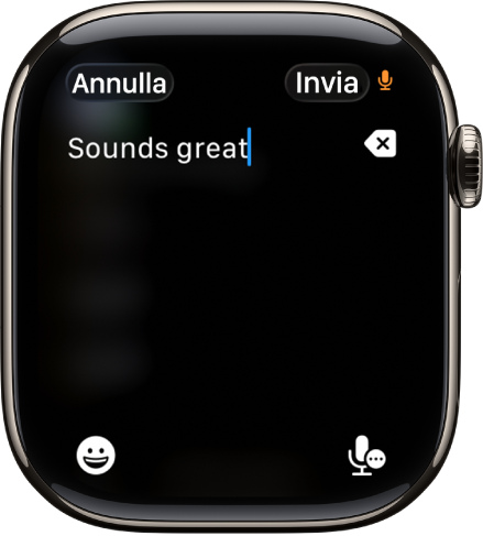 La schermata del campo di testo che mostra un messaggio creato con la dettatura. I pulsanti Emoji e Dettatura si trovano nella parte inferiore dello schermo.