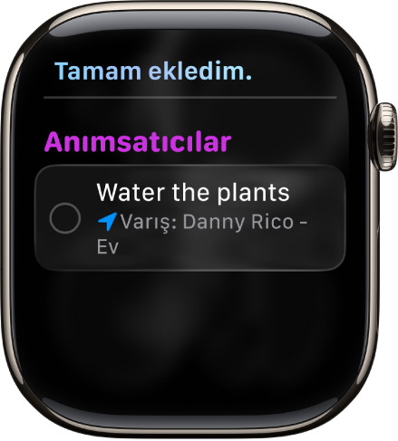 Siri ekranı, yapılacaklar listesine eklenmiş bir anımsatıcıyı gösteriyor.