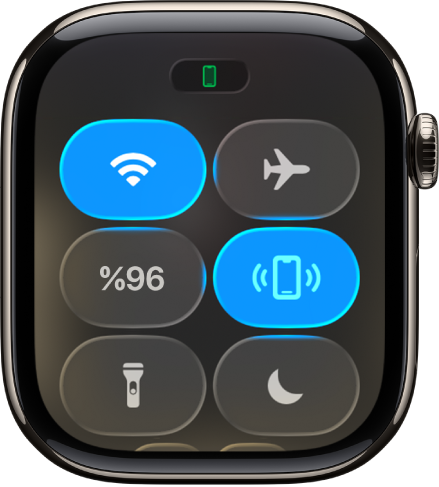 Sağ üstte iPhone’a Ping At düğmesinin gösterildiği Denetim Merkezi.
