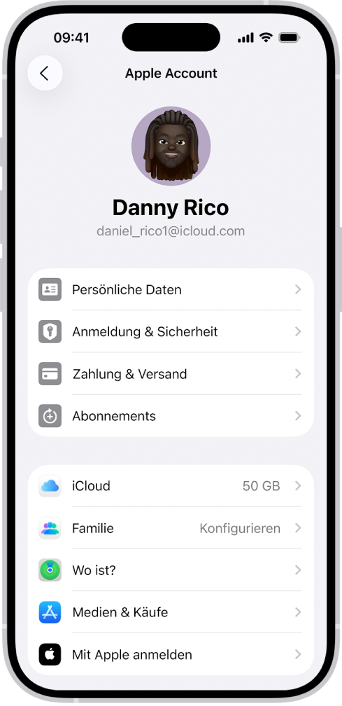 Die Einstellungen für den Apple Account zeigen eine Liste mit Optionen, einschließlich persönlichen Informationen, Abonnements, „Wo ist?“ und mehr.