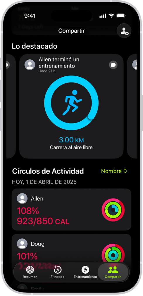 La pantalla Compartir de Fitness con los círculos de actividad y datos destacados de la actividad que se comparten entre una persona y sus amigos.