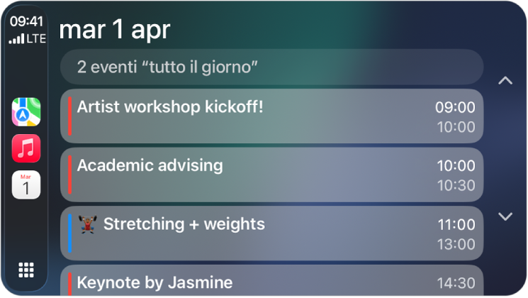 Le app Mappe, Musica e Calendario vengono mostrate nella barra laterale di CarPlay. A destra, vengono visualizzati gli eventi in programma per lunedì 5 giugno: sessione di lavoro sul portfolio, workshop sulle capacità di leadership, preparazione della presentazione e prove del coro.