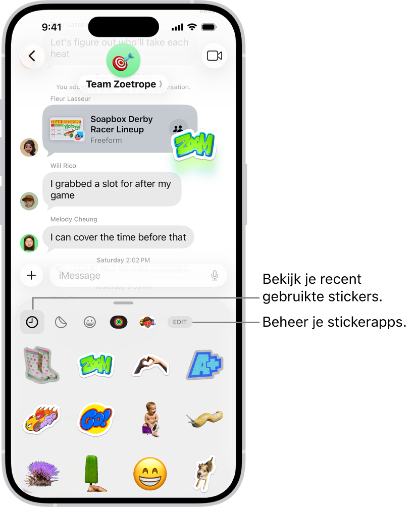 Stickers worden onder een gesprek weergegeven. Met elke knop langs de bovenkant van de kaart open je een stickerpakket.